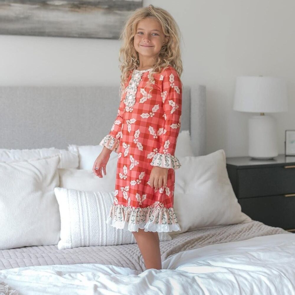 Oopsie Daisy Holly Lounge Play Gown Size 7/8